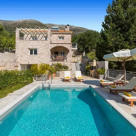 Villa Miranda By *